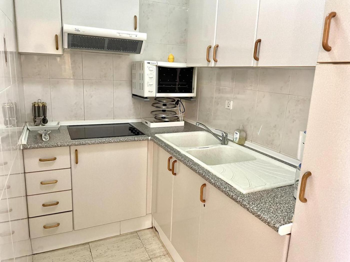 33Apartamento Soleado De Dos Habitaciones Эмпуриабрава Экстерьер фото